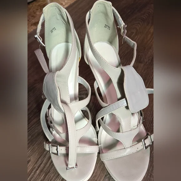 Beau & Ashe sporty gladiator gray & white heels STUNNING  Sz7.5 - Picture 2 of 10